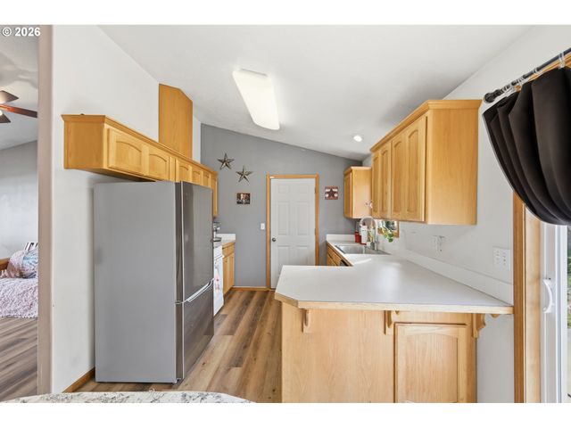 961 BUSH Ln, Creswell, OR 97426