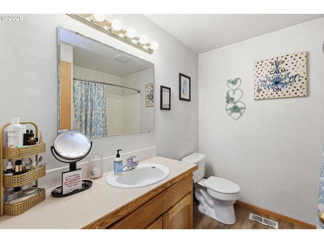 961 BUSH Ln, Creswell, OR 97426