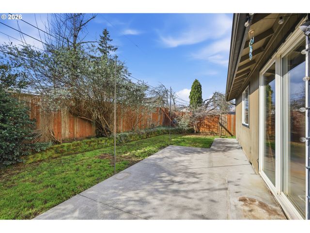 961 BUSH Ln, Creswell, OR 97426