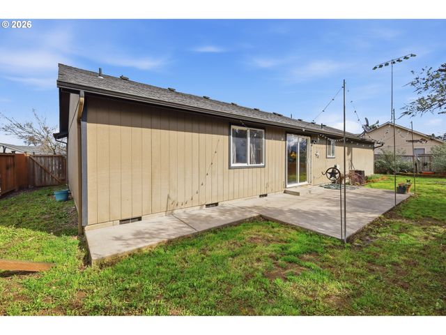 961 BUSH Ln, Creswell, OR 97426