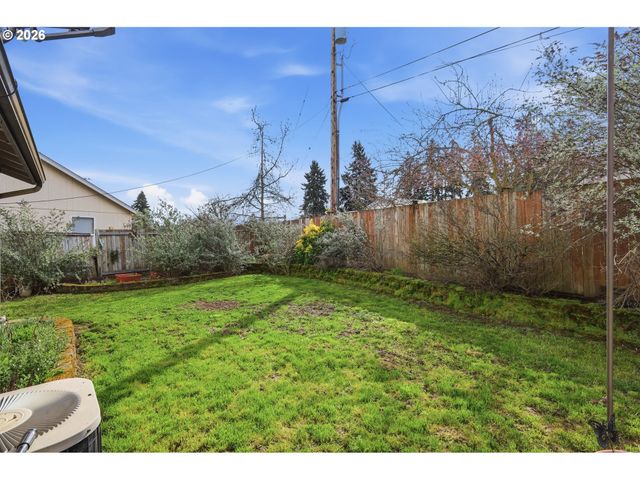 961 BUSH Ln, Creswell, OR 97426