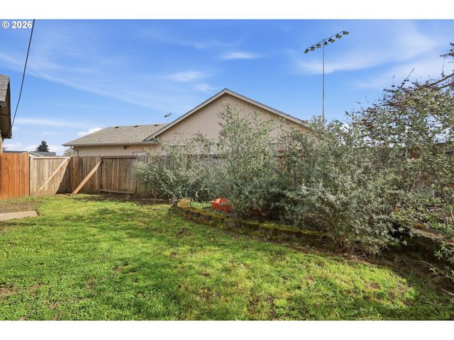 961 BUSH Ln, Creswell, OR 97426