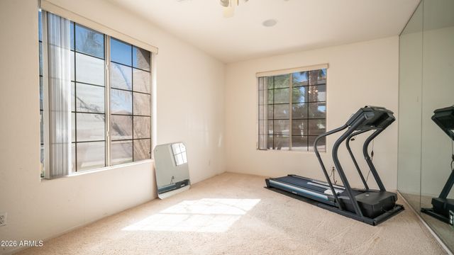 2002 W HAWKEN Way, Chandler, AZ 85286