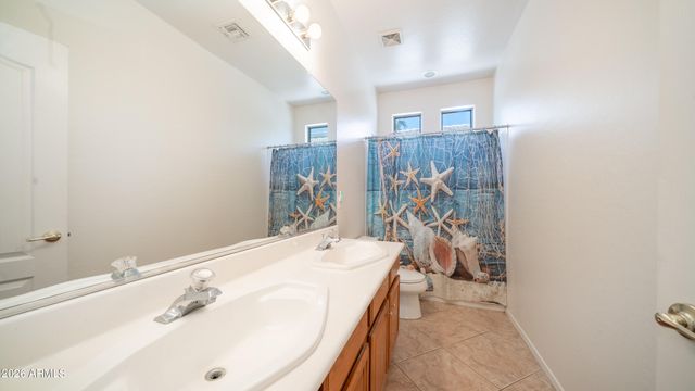 2002 W HAWKEN Way, Chandler, AZ 85286