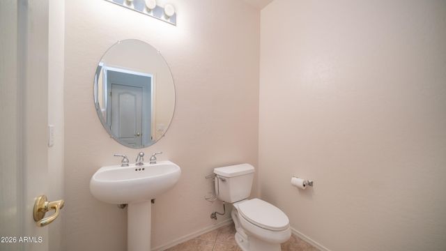 2002 W HAWKEN Way, Chandler, AZ 85286