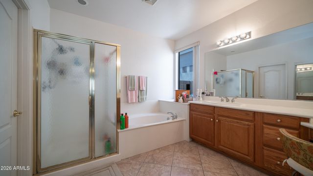 2002 W HAWKEN Way, Chandler, AZ 85286