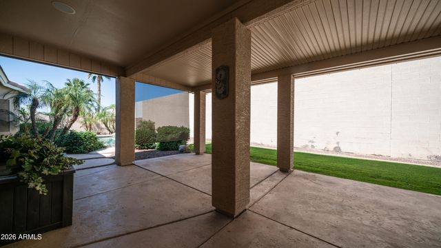 2002 W HAWKEN Way, Chandler, AZ 85286