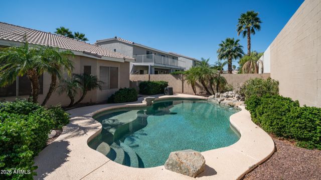 2002 W HAWKEN Way, Chandler, AZ 85286