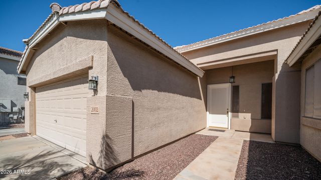 2002 W HAWKEN Way, Chandler, AZ 85286