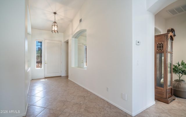 2002 W HAWKEN Way, Chandler, AZ 85286