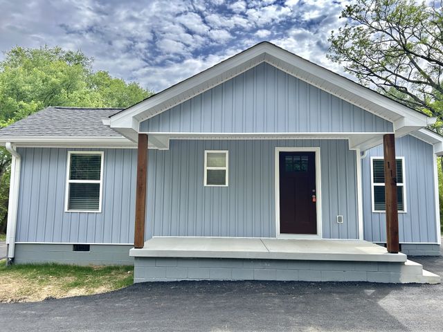 113 W Coffee St, Manchester, TN 37355
