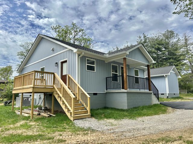 113 W Coffee St, Manchester, TN 37355