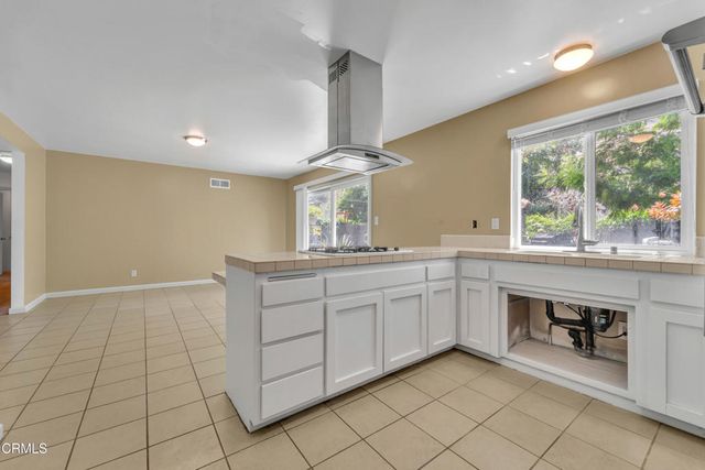 252 W Columbia Road, Thousand Oaks, CA 91360