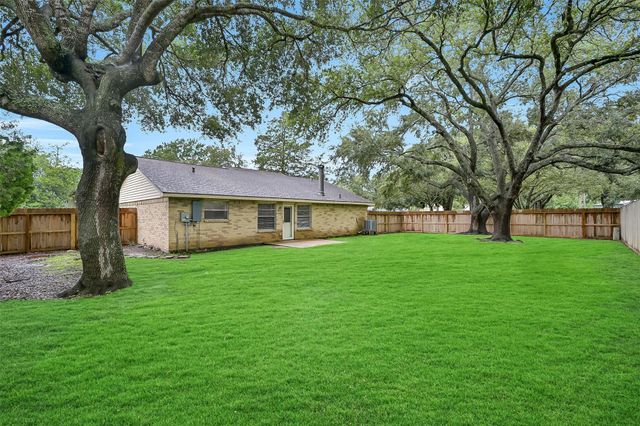 502 Dawn Drive, League City, TX 77573