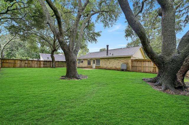 502 Dawn Drive, League City, TX 77573