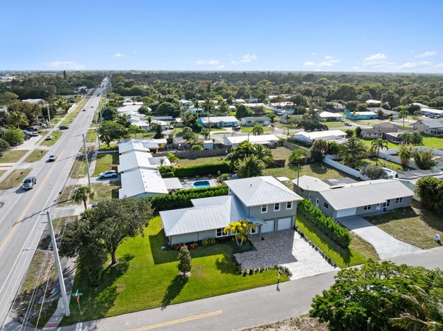 1176 NE Terrace Way, Jensen Beach, FL 34957