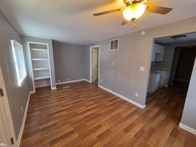 2164 E Whittemore Avenue, Burton, MI 48529