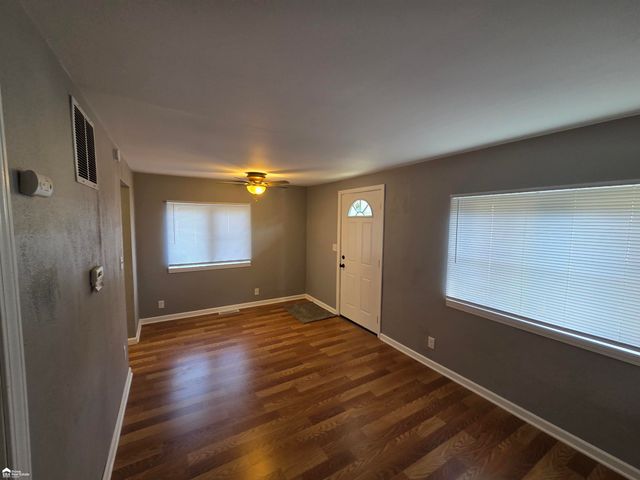 2164 E Whittemore Avenue, Burton, MI 48529