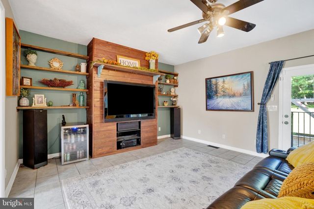 7B HERITAGE FARM DR, New Freedom, PA 17349