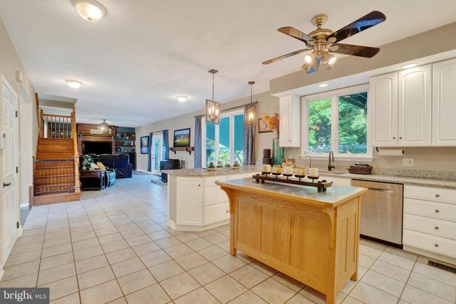 7B HERITAGE FARM DR, New Freedom, PA 17349