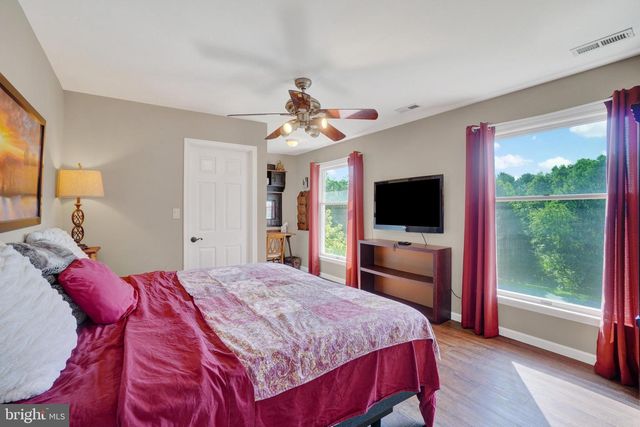 7B HERITAGE FARM DR, New Freedom, PA 17349