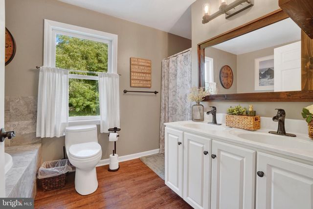 7B HERITAGE FARM DR, New Freedom, PA 17349