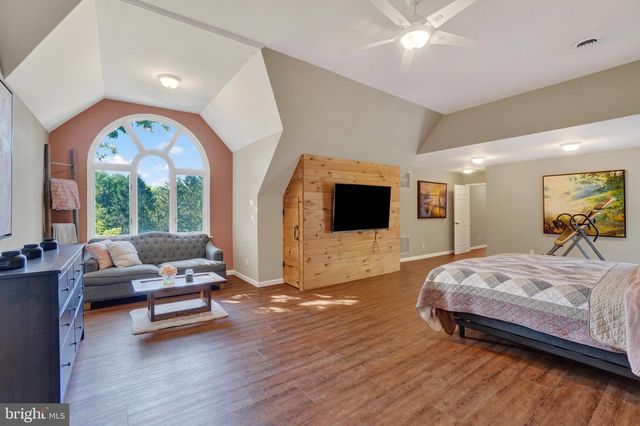 7B HERITAGE FARM DR, New Freedom, PA 17349