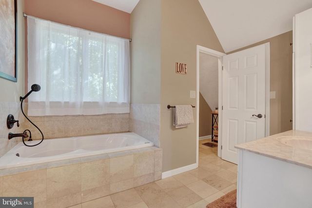 7B HERITAGE FARM DR, New Freedom, PA 17349