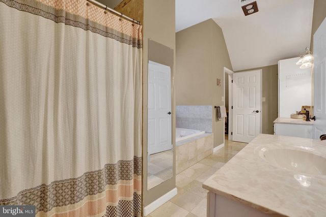 7B HERITAGE FARM DR, New Freedom, PA 17349