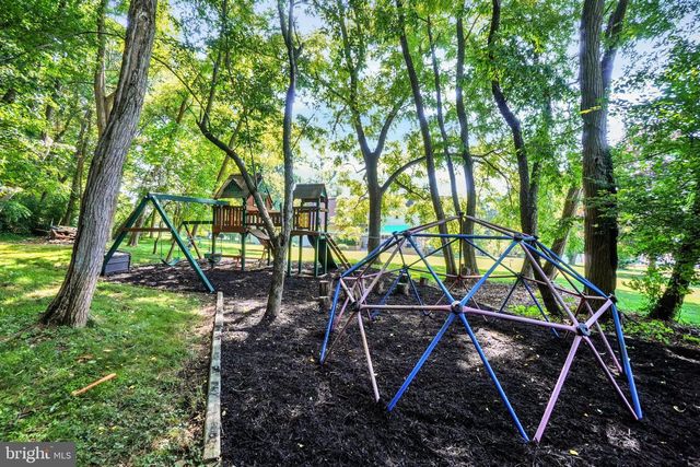 7B HERITAGE FARM DR, New Freedom, PA 17349
