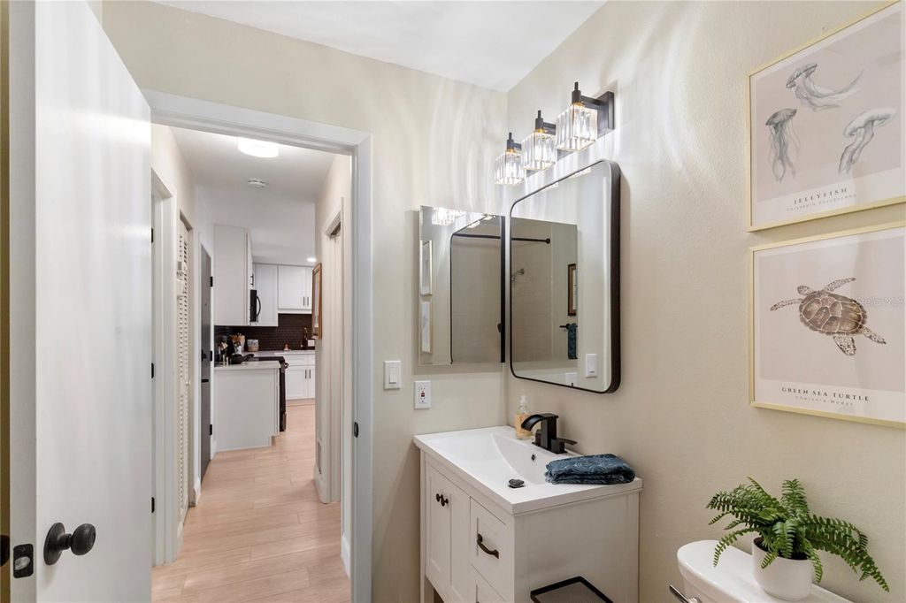 Image 23 of property listing at 3887 CATALINA DRIVE, Bradenton, FL 34210