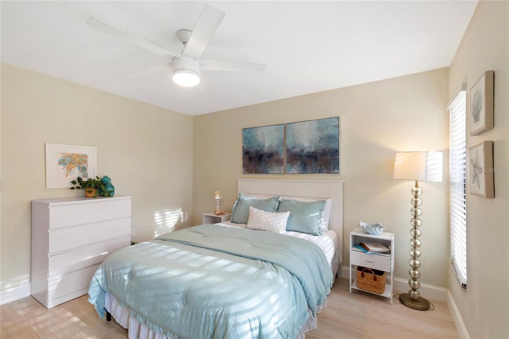 Image 24 of property listing at 3887 CATALINA DRIVE, Bradenton, FL 34210