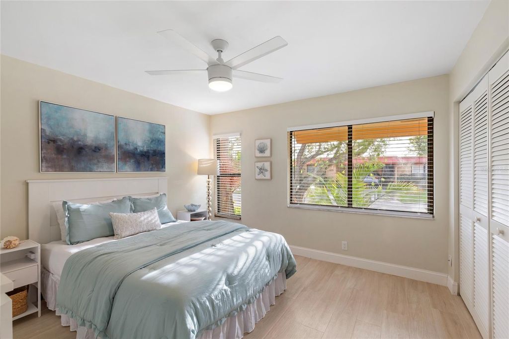 Image 27 of property listing at 3887 CATALINA DRIVE, Bradenton, FL 34210