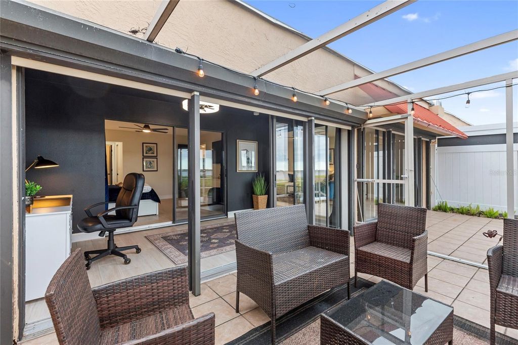 Image 37 of property listing at 3887 CATALINA DRIVE, Bradenton, FL 34210