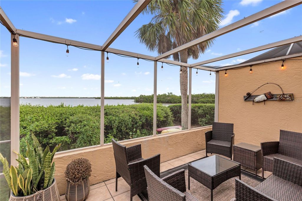 Image 38 of property listing at 3887 CATALINA DRIVE, Bradenton, FL 34210