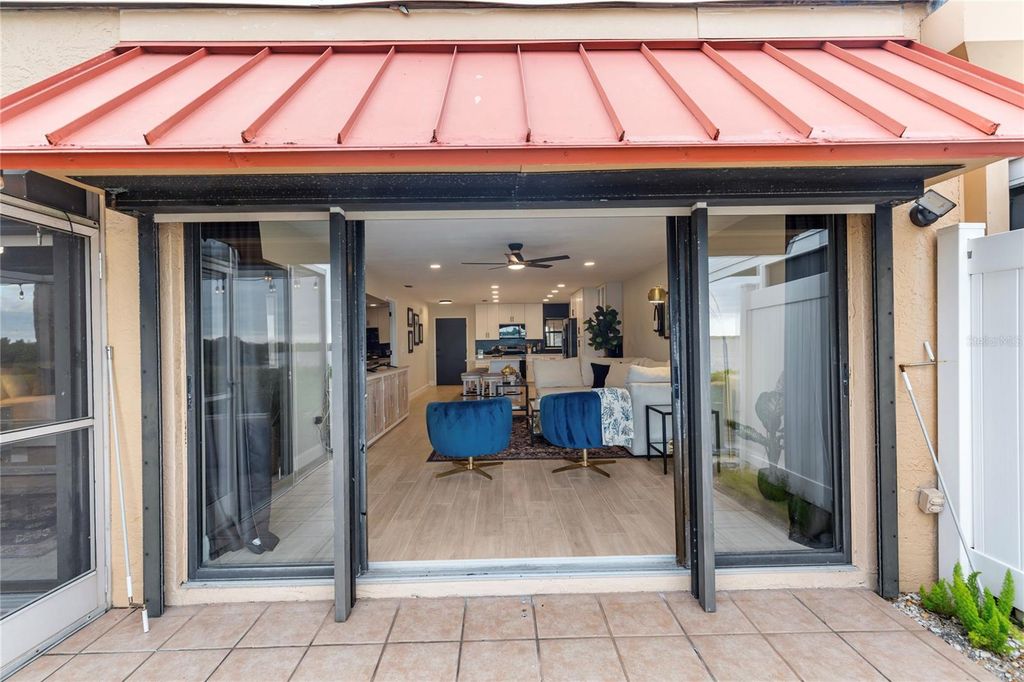 Image 41 of property listing at 3887 CATALINA DRIVE, Bradenton, FL 34210