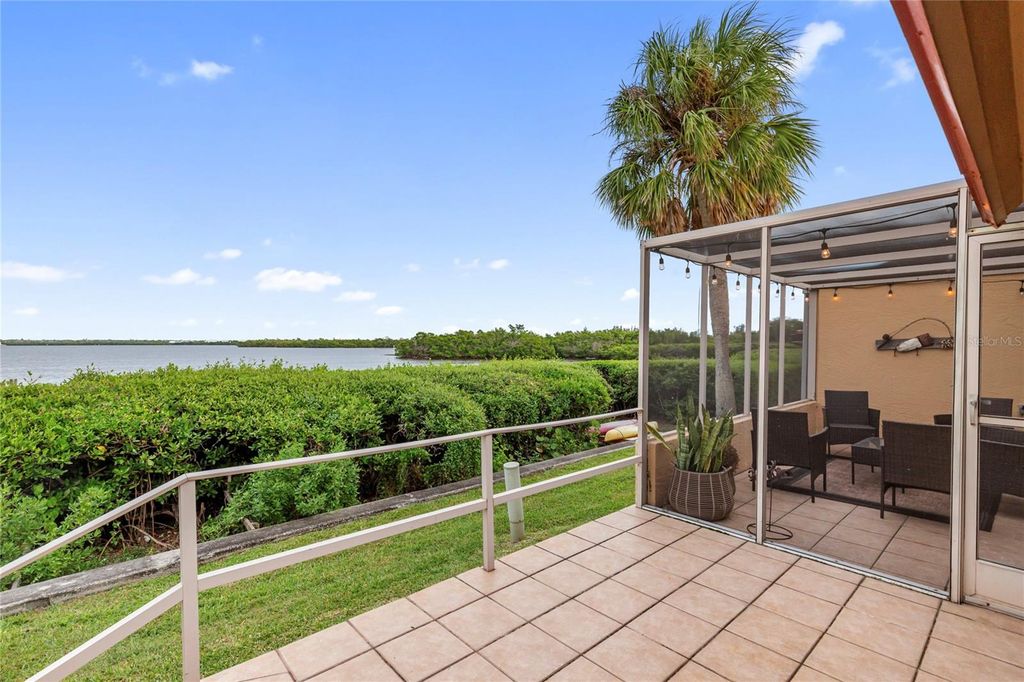 Image 42 of property listing at 3887 CATALINA DRIVE, Bradenton, FL 34210