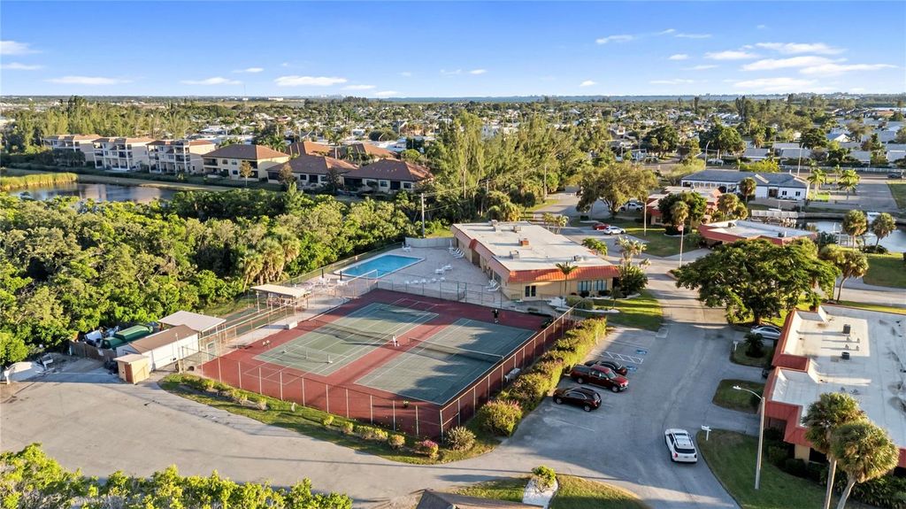 Image 51 of property listing at 3887 CATALINA DRIVE, Bradenton, FL 34210