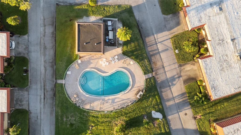 Image 52 of property listing at 3887 CATALINA DRIVE, Bradenton, FL 34210