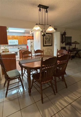 8897 Fontainebleau Blvd 103, Miami, FL 33172