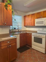 8897 Fontainebleau Blvd 103, Miami, FL 33172