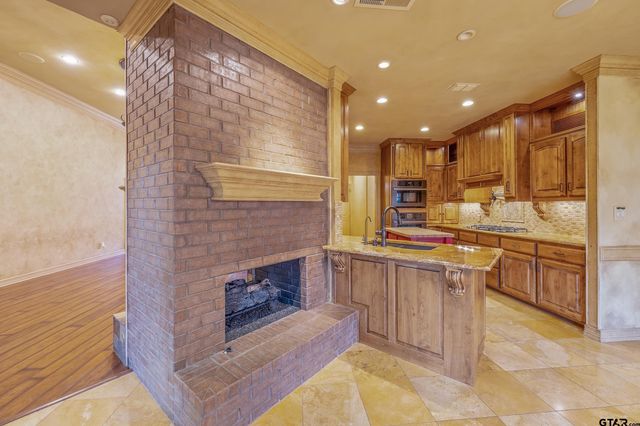 3406 Pebblebrook, Tyler, TX 75707