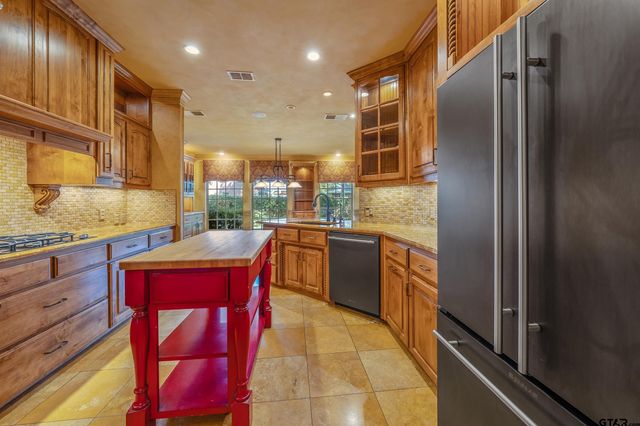 3406 Pebblebrook, Tyler, TX 75707