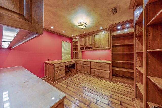 3406 Pebblebrook, Tyler, TX 75707