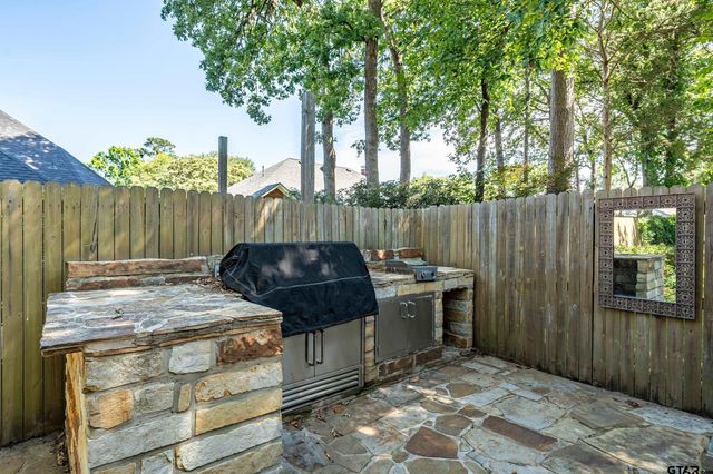 3406 Pebblebrook, Tyler, TX 75707