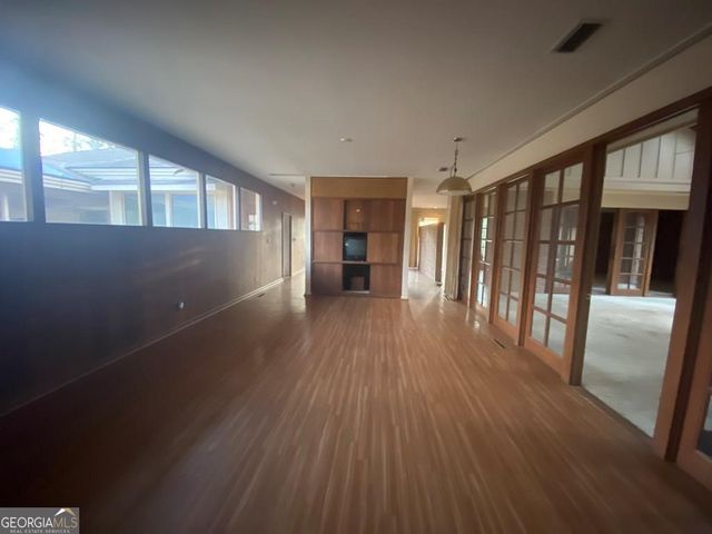 608 Pine Point Circle, Valdosta, GA 31602