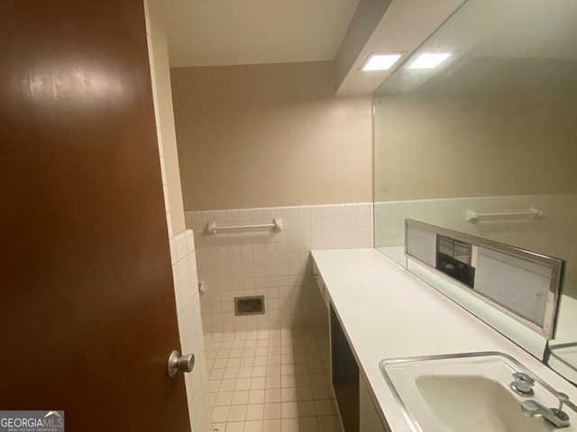 608 Pine Point Circle, Valdosta, GA 31602