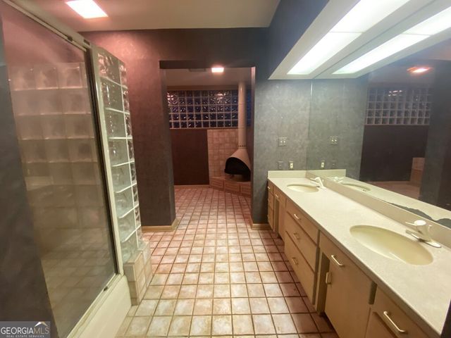 608 Pine Point Circle, Valdosta, GA 31602