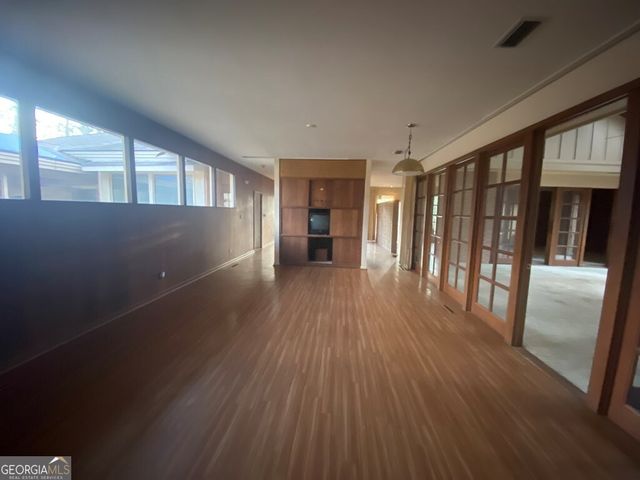 608 Pine Point Circle, Valdosta, GA 31602