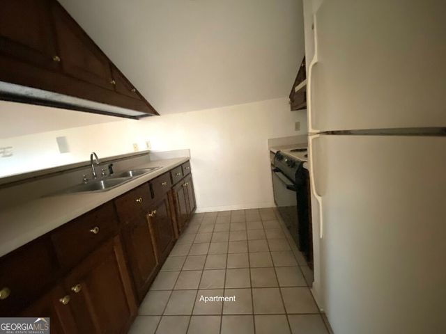 608 Pine Point Circle, Valdosta, GA 31602